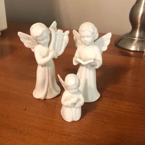 3 angles figurines